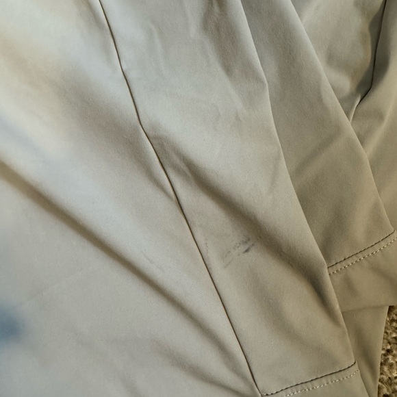 Fabletics The One Jogger. Large Used in good condition. - Picture 5 of 5